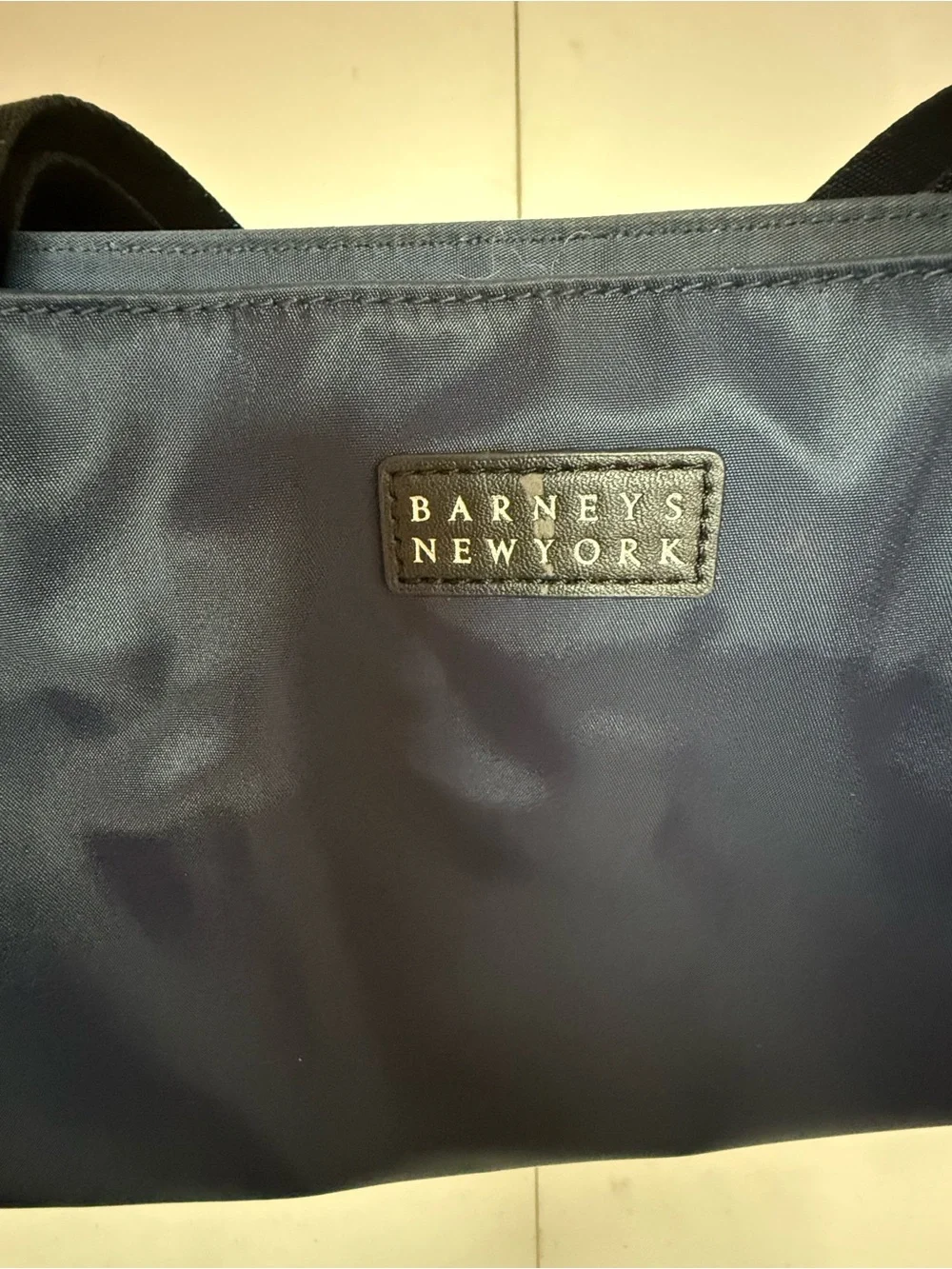 Barneys New York elegant lightweight